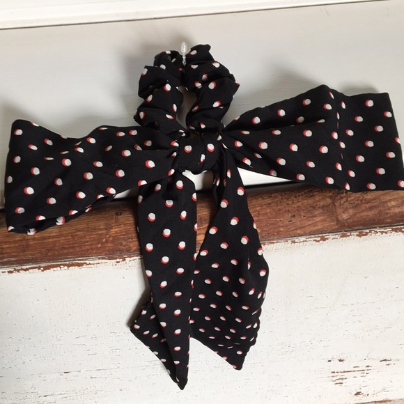 Anthropologie Bow Scrunchie - Picture 5 of 5